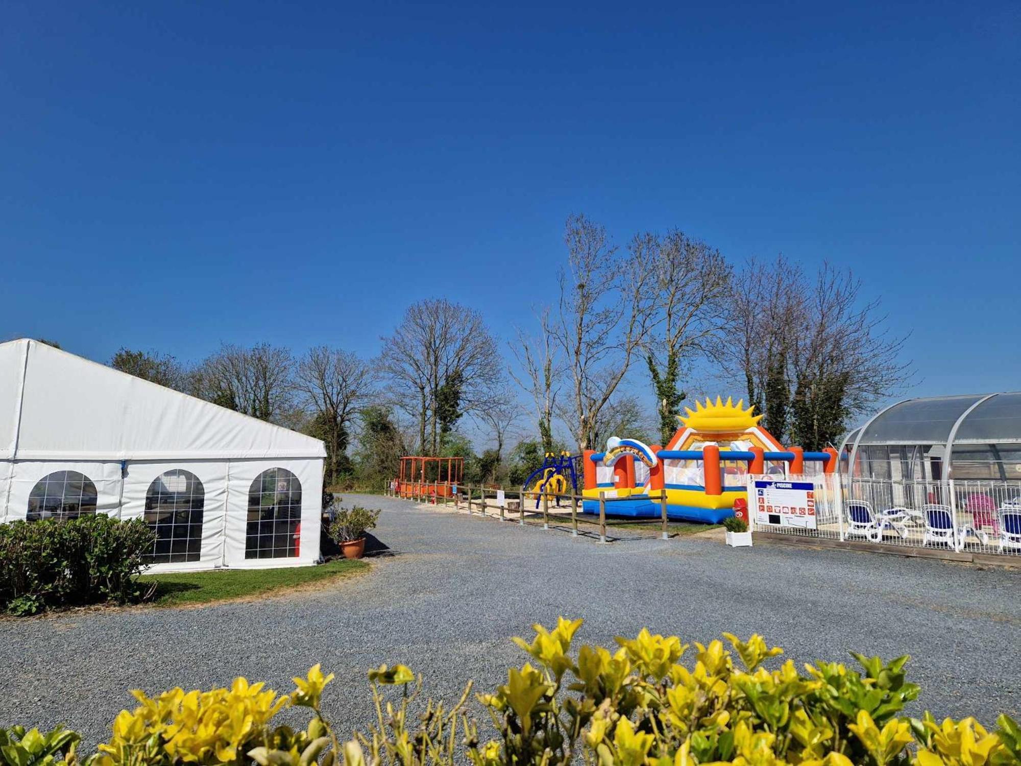 Camping Le Clos De Balleroy Exterior foto